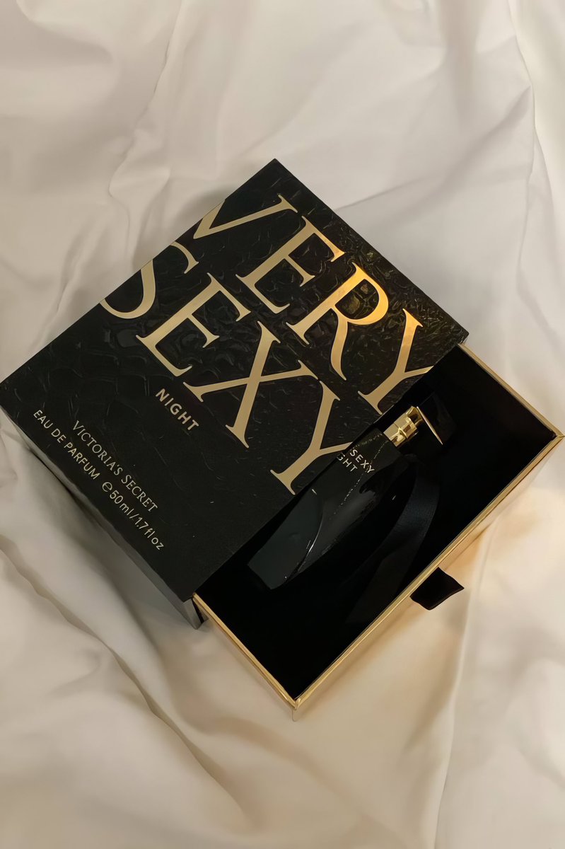 viesecrett's tweet photo. ⠀

  ⠀ ↳ Annɑ Petɾσv ˚ ʷ Business Womɑn ⌐ Executive Directσr of VS &amp; CSB ‘ # L.A. Veɾsion ⌟  ˚ It Girl Dailγ Rσutine. 

  ⠀ https://t.co/kJkneRjgK7