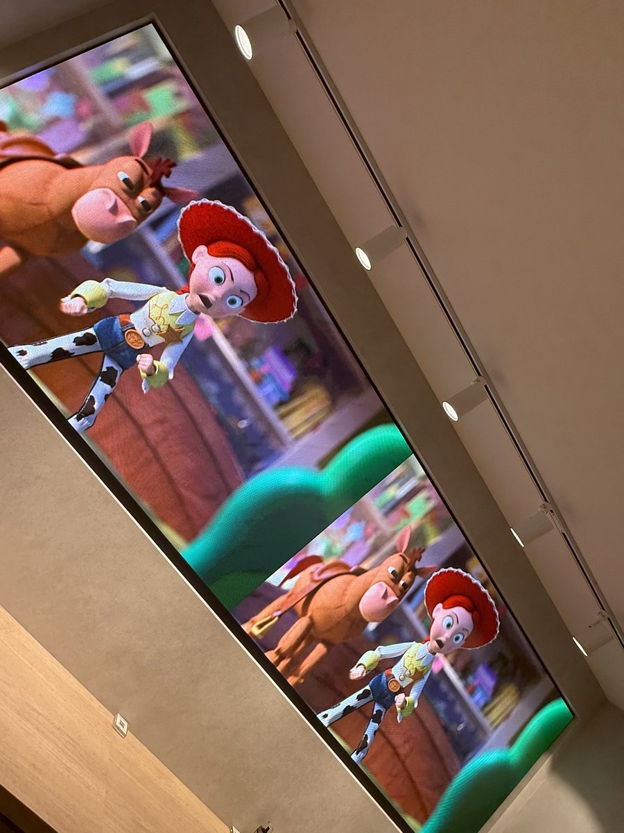 ___stitch___h's tweet photo. トイ・ストーリーカフェ行ってきた！🫶

ランダム結構自引きできたし、幸せ空間だったしとっても満足！！🥰🤎
空いてて席も好きなとこ座れた！✌🏻

#トイストーリーカフェ #トイストーリー 
#ohmycafe https://t.co/aCrXQr4YKy