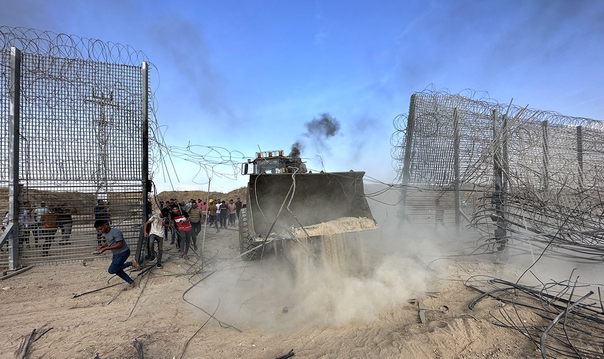 Michaeach3's tweet photo. There are people who believe Israel deliberately used Apache helicopters to kill its own civilians on October 7.

Hamas terrorists filmed themselves crossing into Israel, murdering civilians, burning homes, kidnapping people and looting communities.

The terrorists documented their own crimes in real time, leaving behind hours of footage and evidence.

Claiming Israel carried out the massacre against its own people means ignoring what the terrorists themselves recorded.

There is blatant antisemitism behind many of these conspiracy theories and anyone who believes them should think twice about who fed them this garbage.