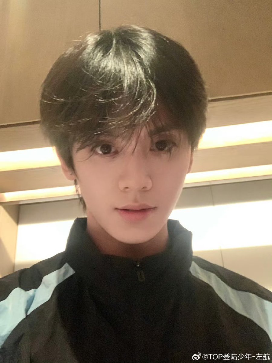 ranzutl's tweet photo. 左航最近像被操熟了...朱志鑫张极张泽禹张峻豪。。会是谁 https://t.co/RnlvKlsx6K