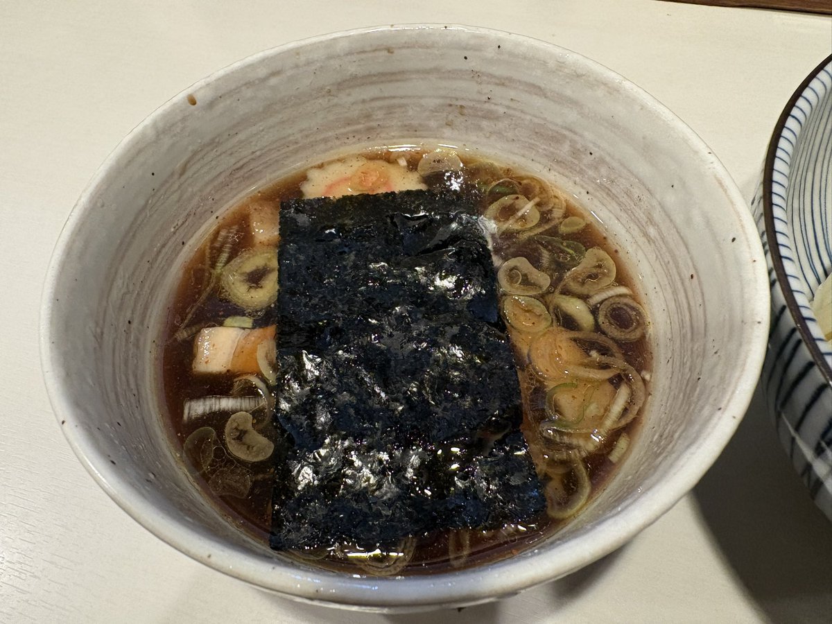 yossykitchen's tweet photo. 麺屋 侍@千葉市緑区

元祖もりそばver.侍  中

8/22~24限定。
東池袋大勝軒をリスペクトしたつけ麺。
(店主は津田沼必勝軒出身なので東池の孫弟子になるのかな)
豚、鶏、節などをバランスよく配合した旨み溢れるダシに甘辛酸の味付けをしたつけ汁。
打ちたての多加水のストレート麺。
ご馳走様でした。 https://t.co/9S4CWdAGHr