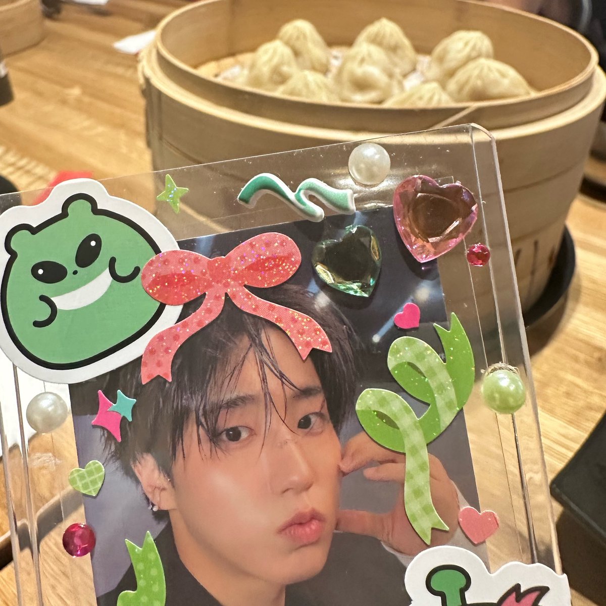 crayziform's tweet photo. heyhey what up #atinytwt #staytwt 🤙
who want (to be moots w) me 🤞😅

- he him 17 and gay
- i ult skz and atz dont be mean i'm gay for both
- i also like txt
- basic DNI + shedtwt

read my dnis and whatever in my strawpage
https://t.co/7p5N3jgKUm

#kpoptwt https://t.co/xfWySd9fh7