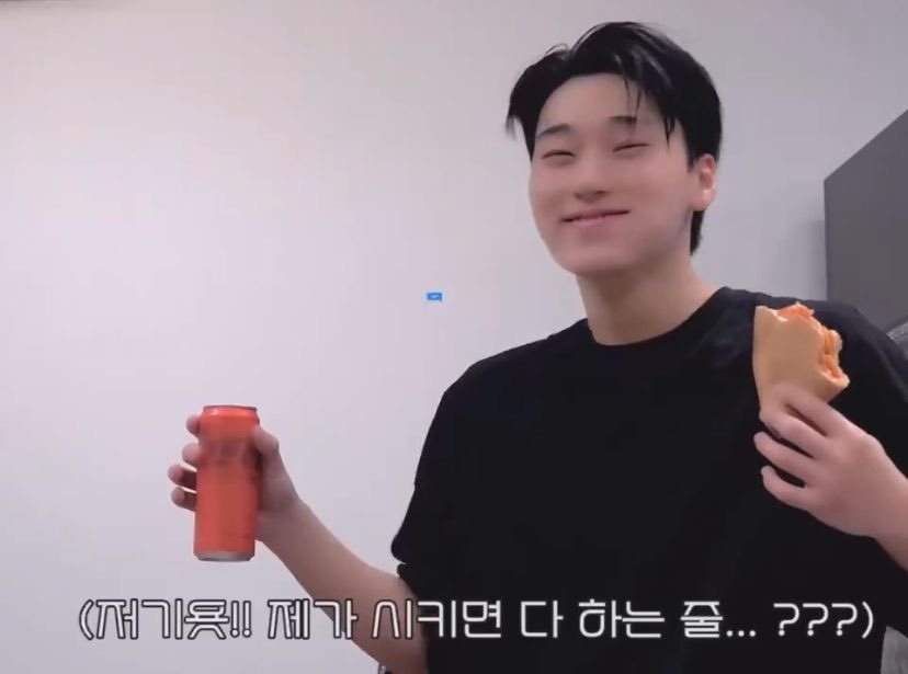 SANRANGHae5971's tweet photo. 아니 진짜 그 투게더 짤 같이 생김 ㅆㅃ https://t.co/XD58nDFf9c