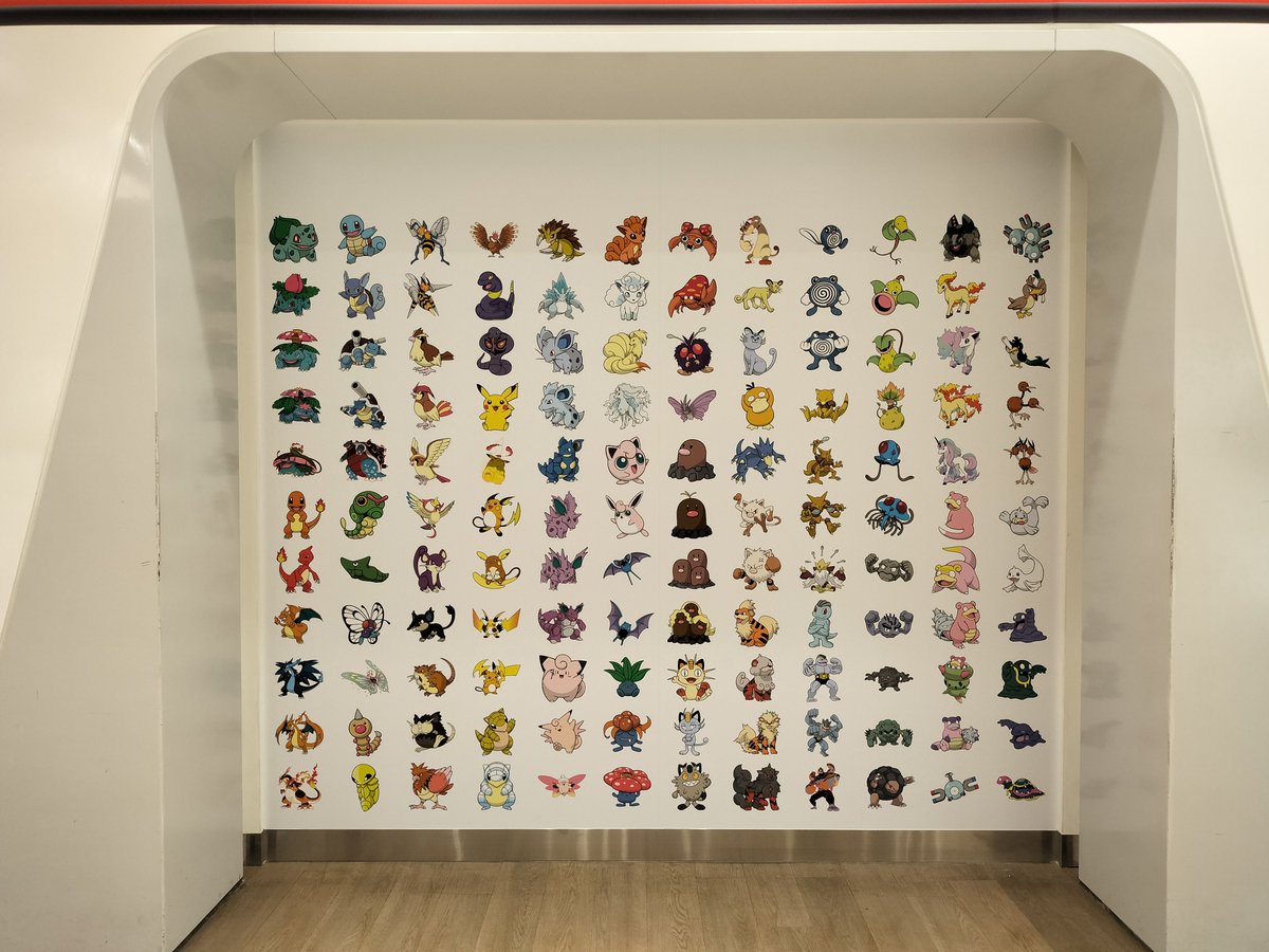 ryuki100's tweet photo. メガトウキョー店外ウォールアートがカントーからパルデアまでの全国図鑑になったんだ https://t.co/usGsiZDOPQ
