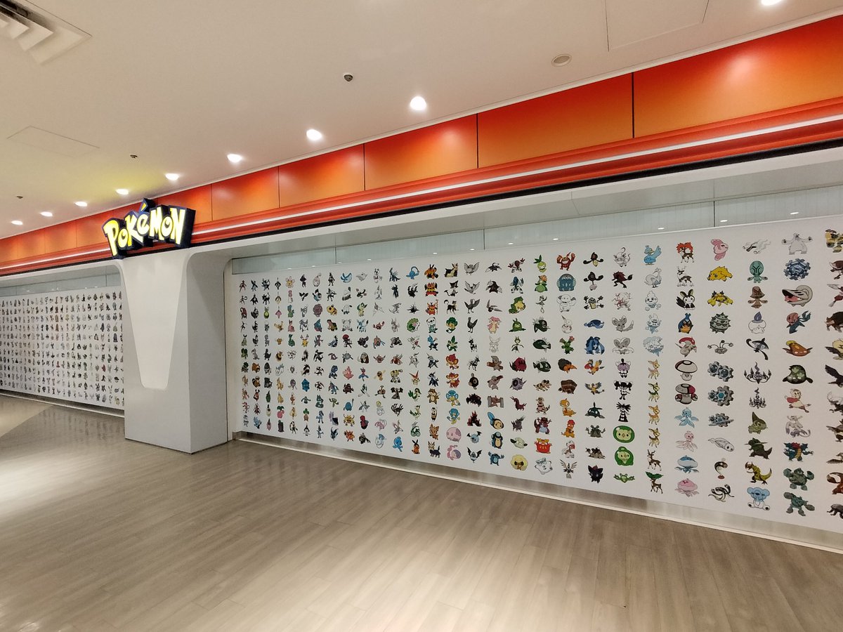 ryuki100's tweet photo. メガトウキョー店外ウォールアートがカントーからパルデアまでの全国図鑑になったんだ https://t.co/usGsiZDOPQ