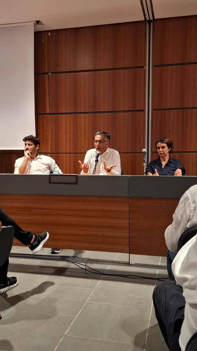MaxSalini's tweet photo. Preparare il terreno, seminare la politica. Un incontro davvero costruttivo, ieri pomeriggio al Meeting di Rimini, insieme a tanti amici di Rete Popolare che si impegnano quotidianamente per crescere insieme e fare crescere le proprie comunità locali con serietà e responsabilità https://t.co/jWZVpvgEYR