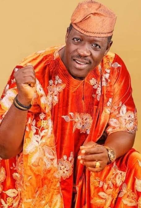 ROGRANITE's tweet photo. ʾinnā li-llāhi wa-ʾinnā ʾilayhi rājiʿūn
May Allah grant him Al-Jannah Firdaus, Amin!
Alh. Taiwo Hassan (Ogogo) was a complete gentleman.
He exemplify simplicity, humility & humanity in his life time.
Don't be surprised that all been said of him were  nothing but good because he lived it.
RIP LEGEND