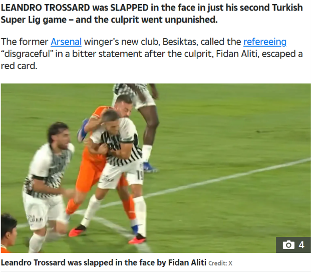 futbolarena's tweet photo. The Sun'ın paylaşımı:

"Leandro Trossard, Türkiye Süper Ligi'ndeki henüz ikinci maçında yüzüne tokat yedi ve bunu yapan oyuncu cezasız kaldı." https://t.co/1RnNVhciBn