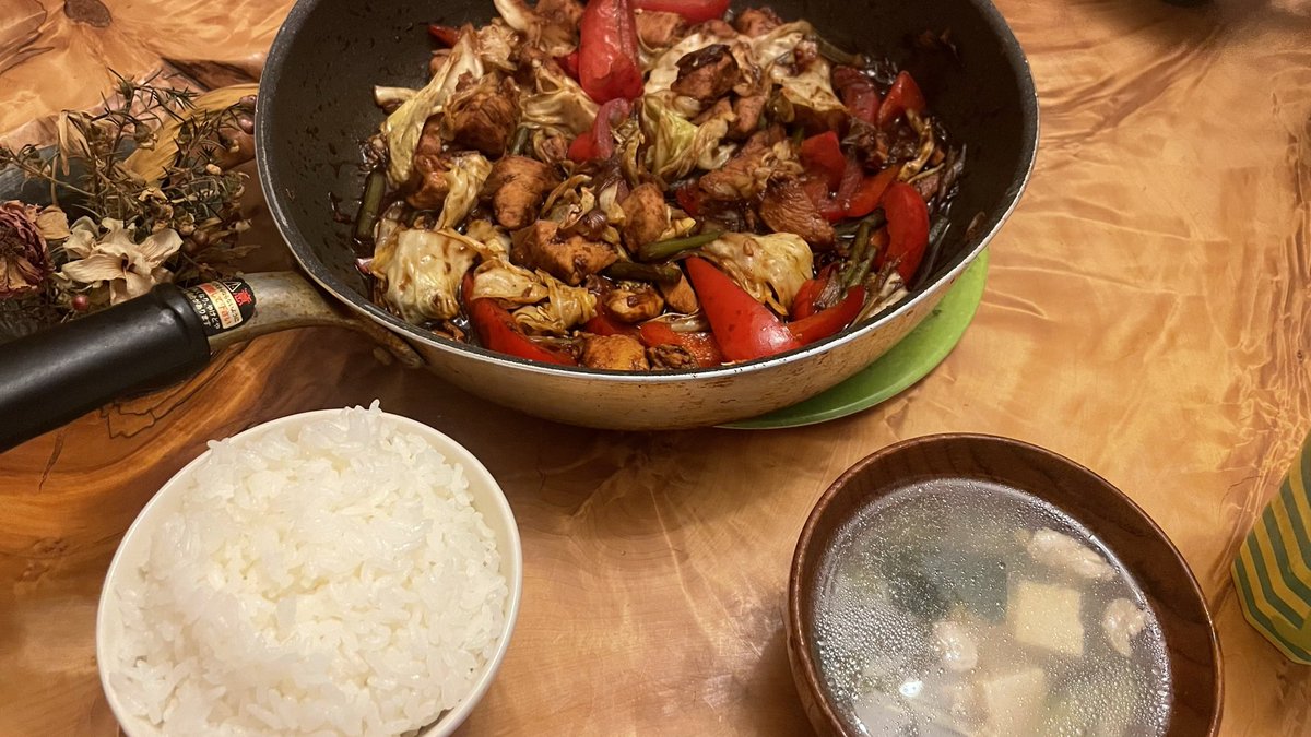scljvd's tweet photo. 回鍋肉つくった(辛い) https://t.co/Pp5Doy8FGo