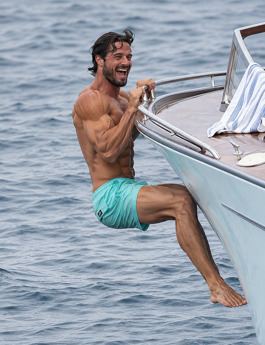 Nwigwe_praise's tweet photo. Prince Carl Philip of Sweden shows off his sexy body while hanging out on a yacht in Ibiza, Spain. https://t.co/3YFQMGC4rH
