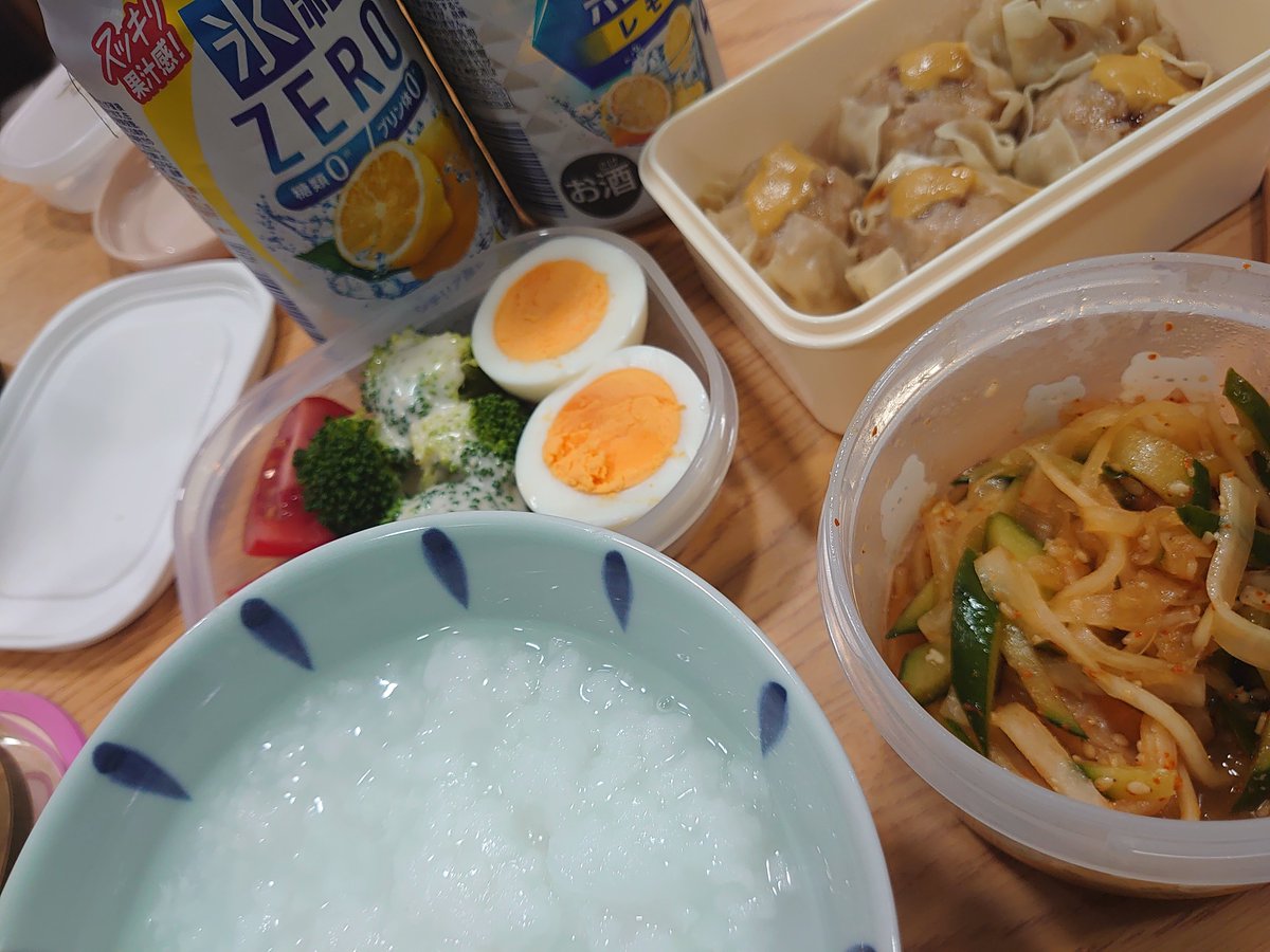 hidekimakuuchi's tweet photo. 晩飯 https://t.co/4M8IlYk1Jv