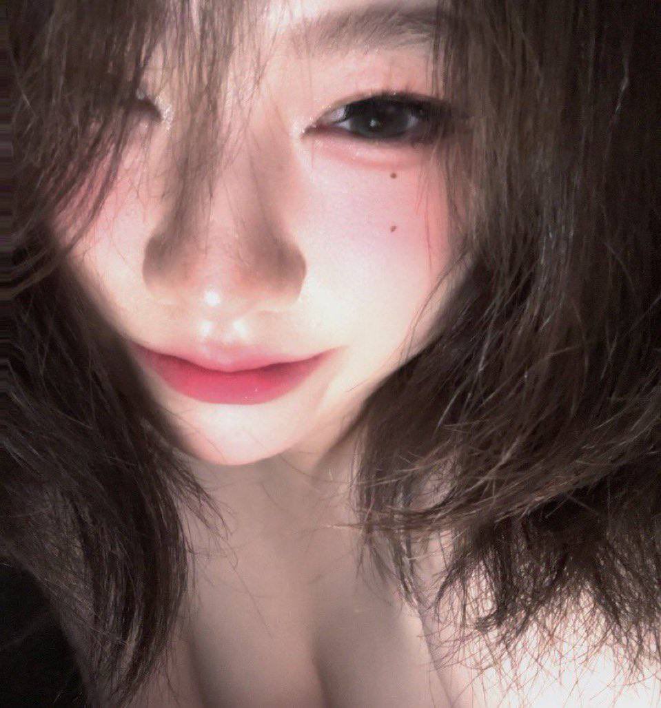 LauraCartesqfb's tweet photo. 跟姐妹弄了个约炮群，能线下单约，
点这个进群——https://t.co/ZkeBxdyOdr https://t.co/InMYImR83M