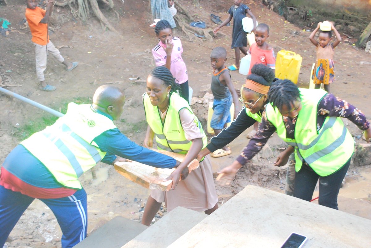 MengoMutundwe's tweet photo. Bringing clean, safe water to kitawuluzi village continues. In partnership with the Union of community development volunteers, we started on this journey, and it’s really taking shape. 

Each one is engaging for lasting impact to bring smiles to the residents!

#impactprojects https://t.co/jo4hssyeNT