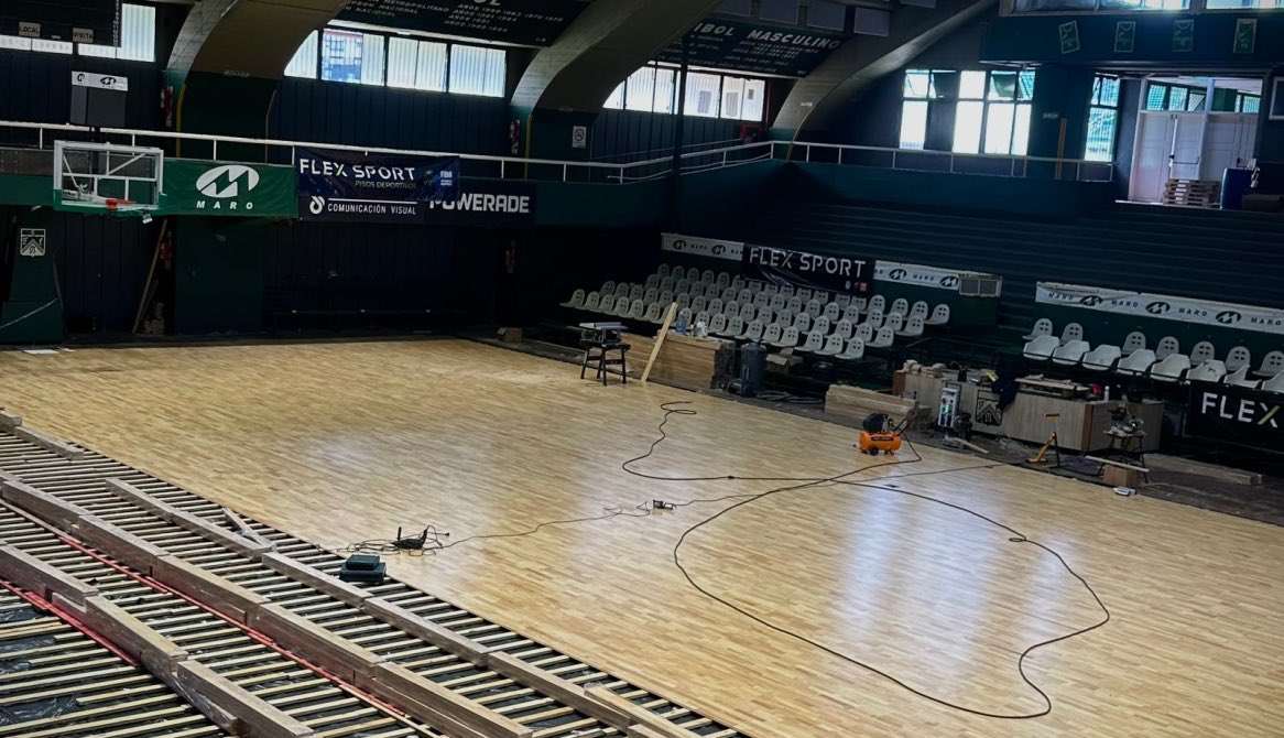 LigaNacional's tweet photo. @ferrobasquetok renueva sus pisos deportivos 🏗️

Más info! ✍️
https://t.co/baBpY1kyH8 https://t.co/3qSc0laPXZ