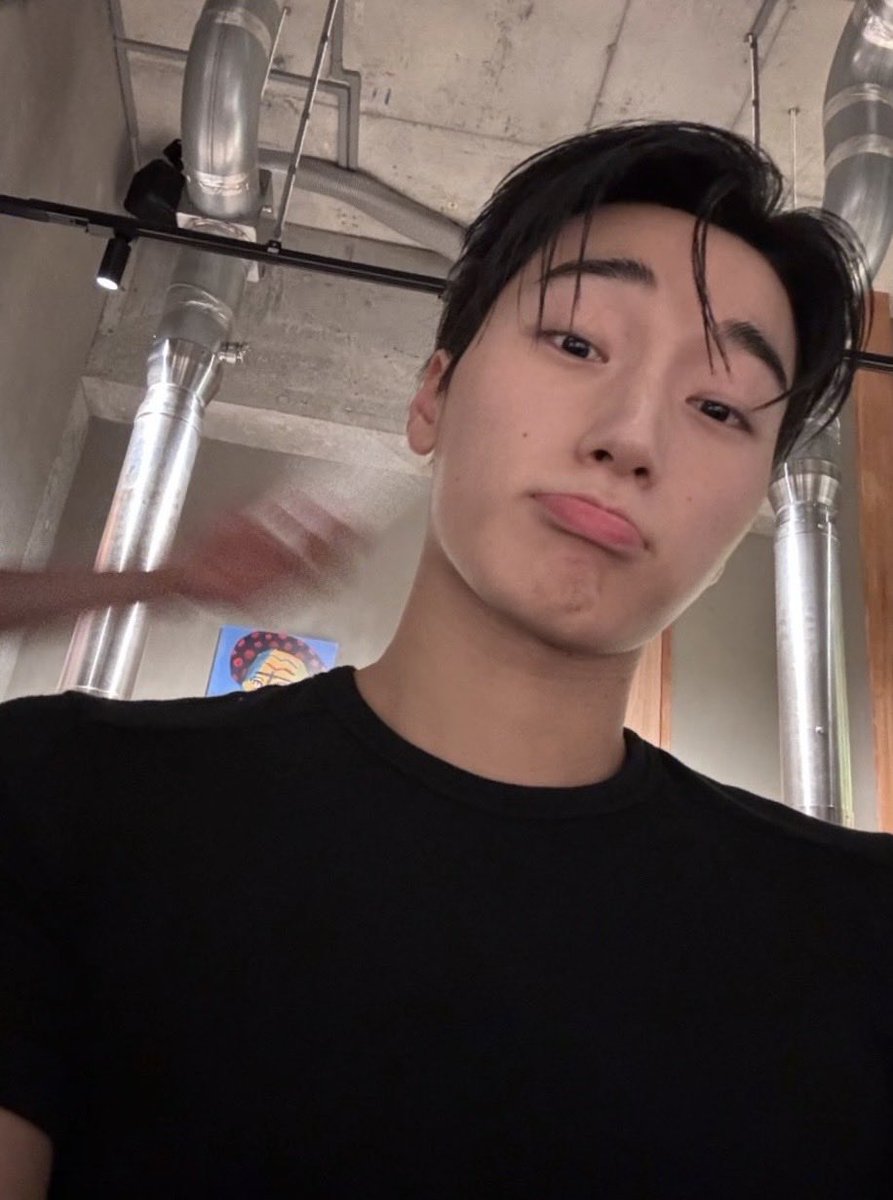 skzbbokie's tweet photo. san's instagram stories are my reason to live https://t.co/Y0OZwJI5bA
