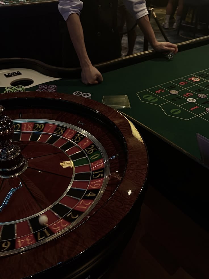 soulmtqe_h's tweet photo. │au spreenter! 

Donde conter es hijo del dueño del casino más famoso de la ciudad

Donde Spreen es conocido por que suele salir mucho a apostar con sus amigos https://t.co/CNibOVtD1Z