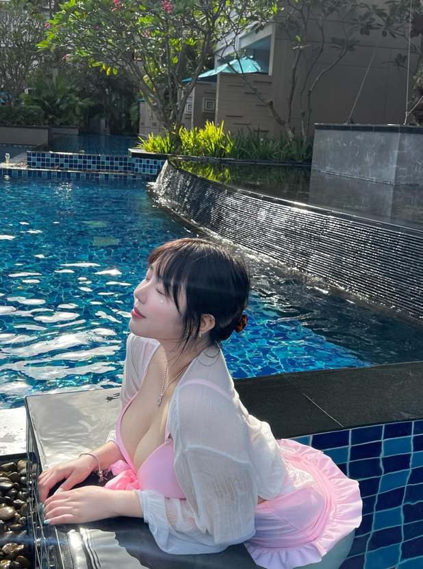 chiiitan002's tweet photo. プール来てる彼氏の目線奪いたいです https://t.co/ljieOGHVGZ