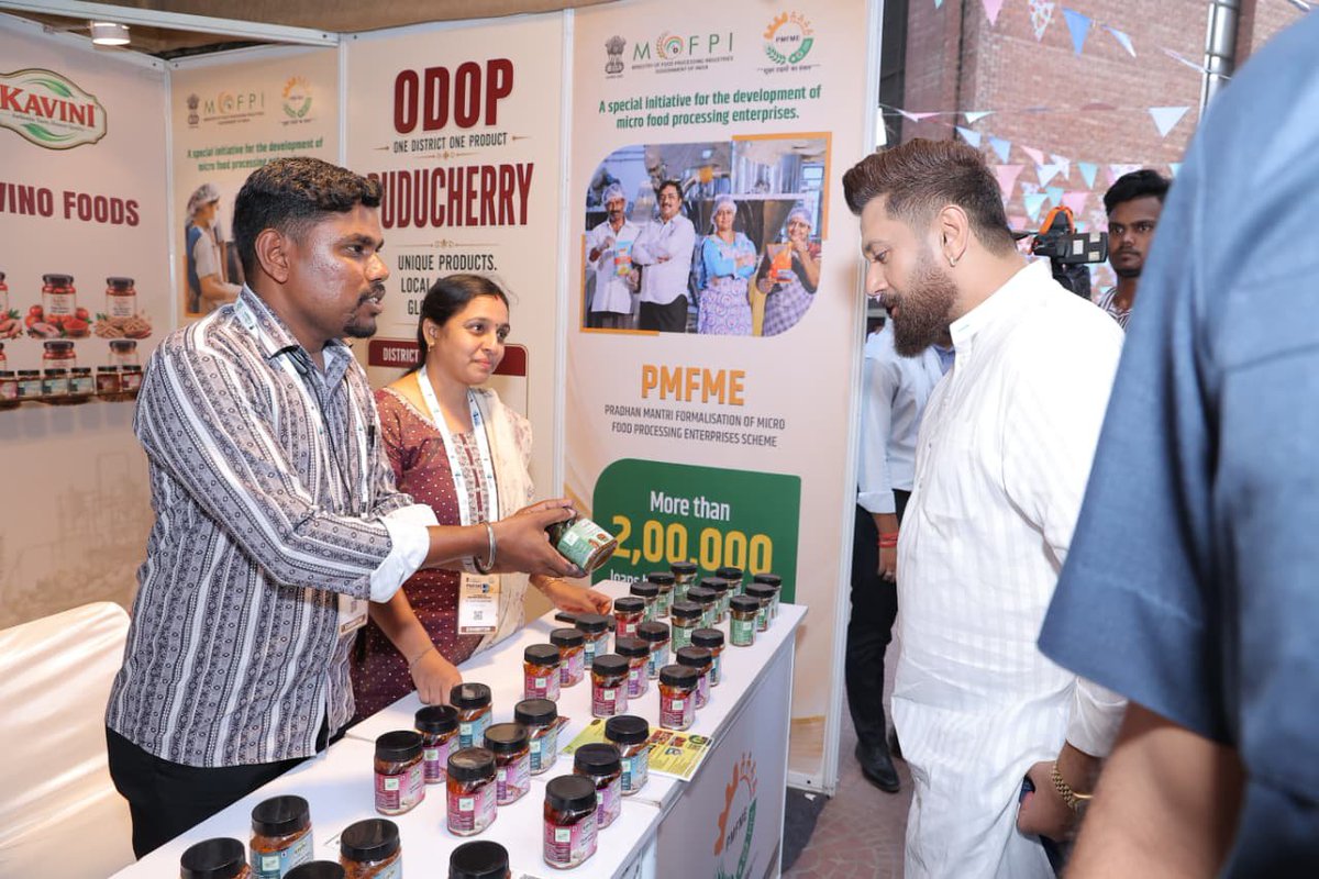 MOFPI_GOI's tweet photo. #PMFMEBazaar was inaugurated by the Hon’ble Minister of Food Processing Industries, Shri @iChiragPaswan marking the commencement of a vibrant platform celebrating the spirit of entrepreneurship and local food enterprises.
#PMFMEConclave2026 https://t.co/JyetnqrcJU
