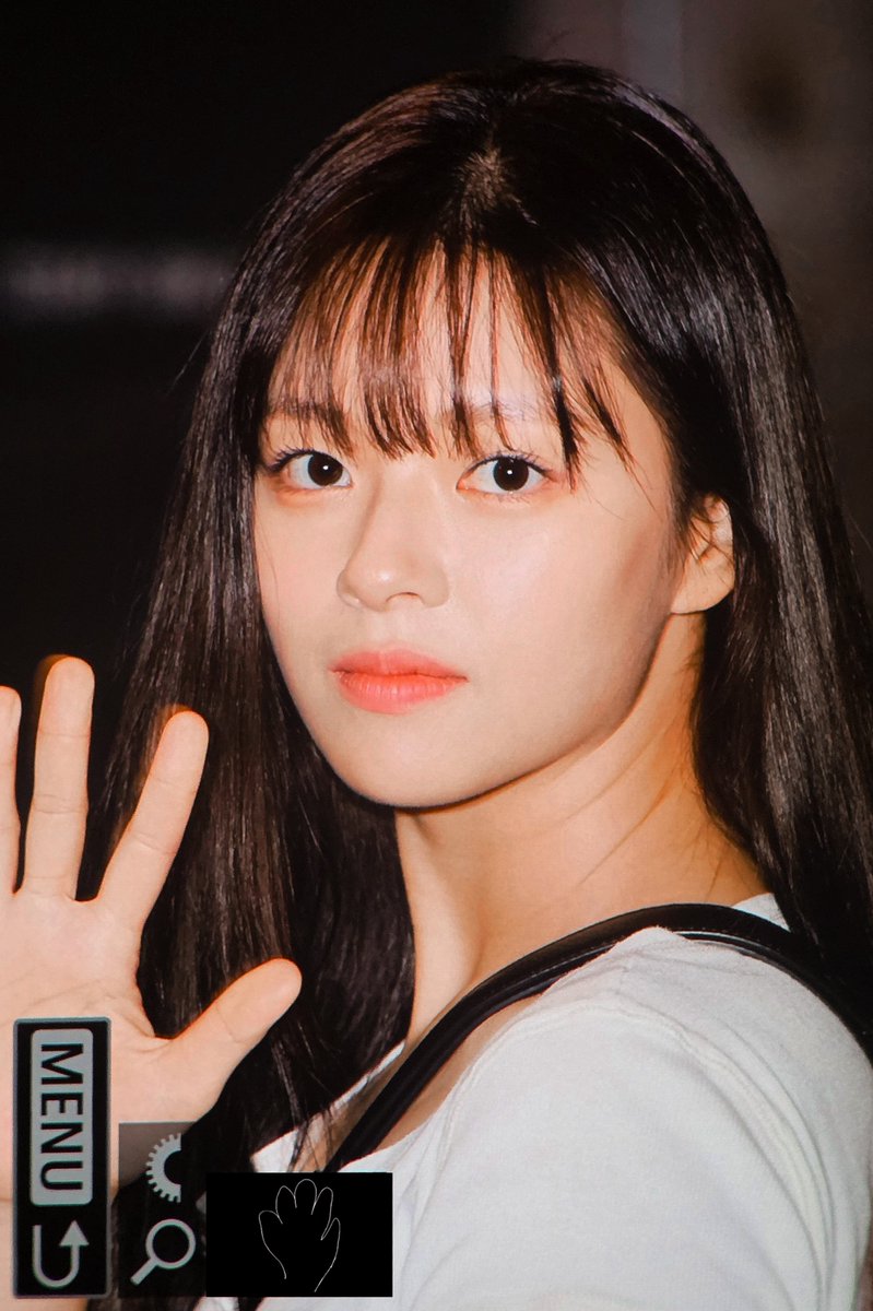 YuangleJYJH's tweet photo. 260824 프리뷰

' 🥲✌️ '

#TWICE #트와이스 #トゥワイス #정연 #JEONGYEON #ジョンヨン https://t.co/KoIrMQnJGn