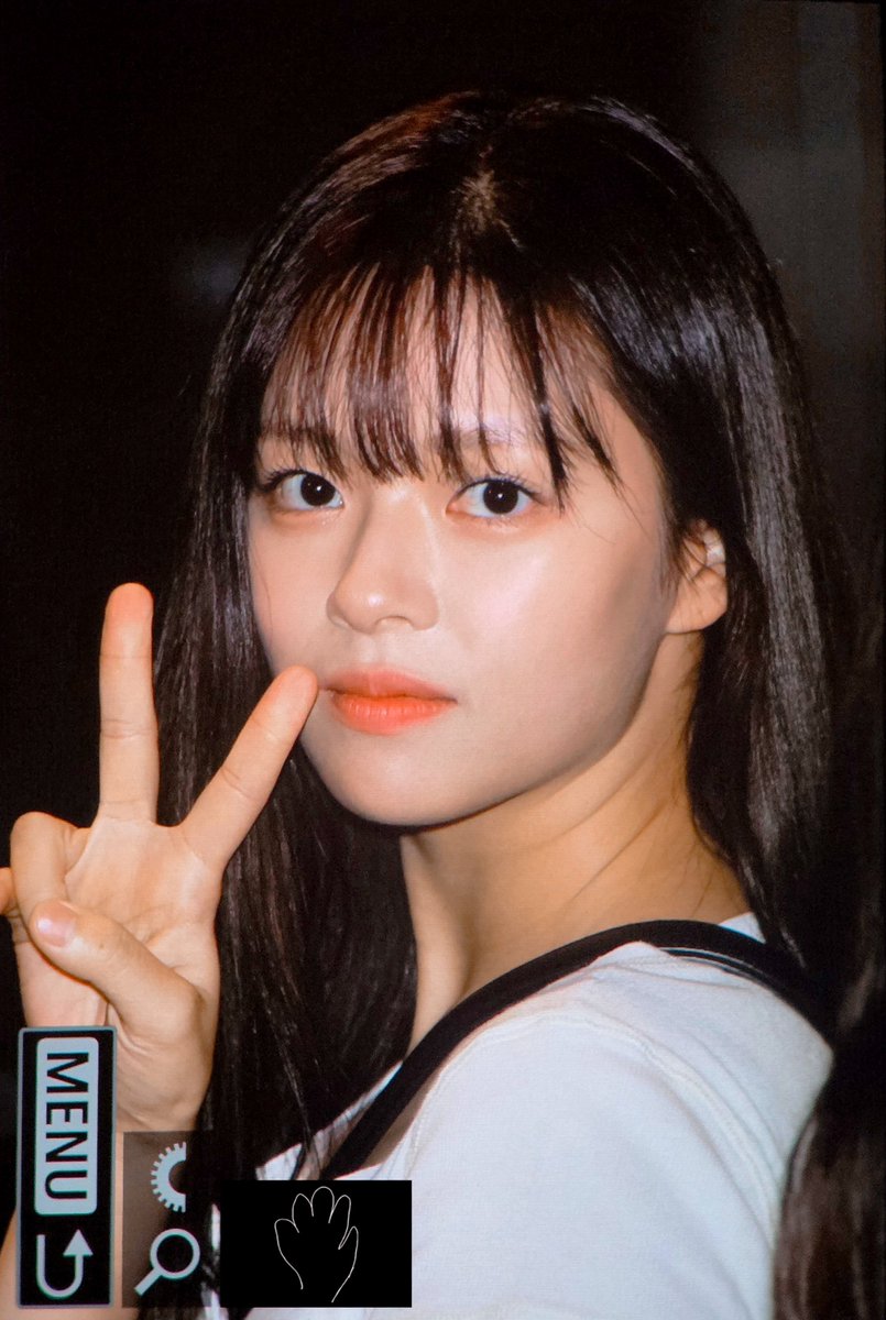 YuangleJYJH's tweet photo. 260824 프리뷰

' 🥲✌️ '

#TWICE #트와이스 #トゥワイス #정연 #JEONGYEON #ジョンヨン https://t.co/KoIrMQnJGn