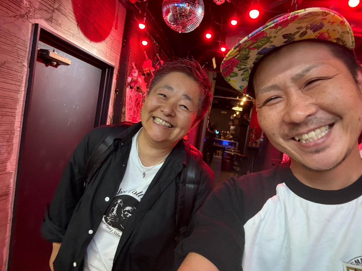 gpitAYUMU's tweet photo. 週初めの月曜日〜！！
軽く飲みに来ませんか？🍻
歩ワンオペ…
元気に盛り上げま〜す🤣！！ https://t.co/Or2k3zezSG