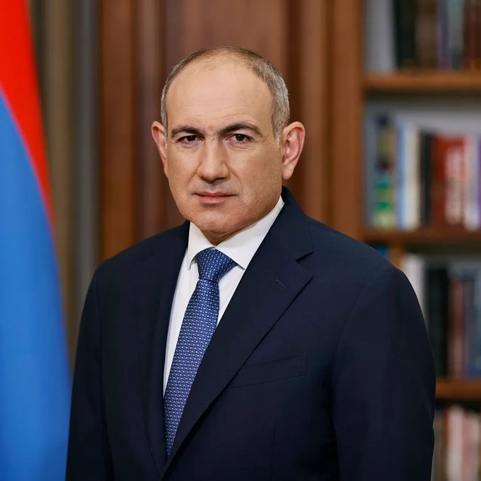 politicturk's tweet photo. Ermenistan Başbakanı Paşinyan: “Artık başka bir vatan hayali kurmamalıyız.

Çünkü Ermenistan Cumhuriyeti, hayallerimizdeki vatandır ve böyle bir vatana sahip olduğumuz için şanslıyız.

Yapmamız gereken ise bu vatan-devleti geliştirmek ve onu nesilden nesile sonsuza dek aktarmaktır.”