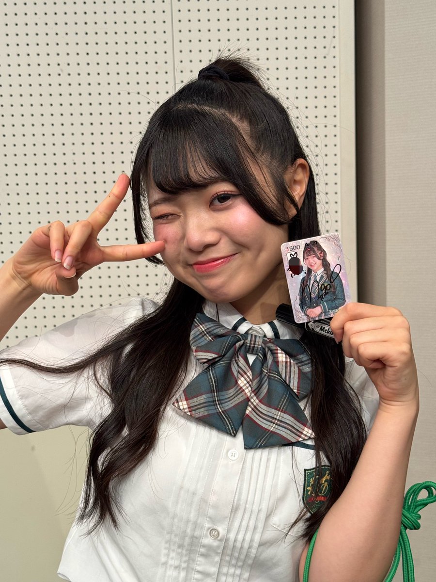 Quark51948488's tweet photo. 昨日の余韻が抜けない…！まおにゃんが尊すぎて愛のレブリミッター解除中🩵
オーバーレブ状態で頭の中は、まおにゃん一色です🐈🐈🐈
旋風巻き起こす最強の新装備「NEW推しタオル」も入手！
来月の定期公演からぶん回すぞーっ🔥 🌀 
#ほくりくアイドル部
#山﨑真央 https://t.co/w3eeIfFsxw