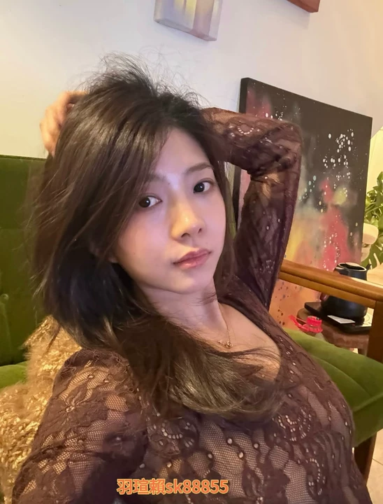 ow1qqj's tweet photo. 像我這麼普通還素顔的女生 
你還會願意喜歡我嗎？ https://t.co/5Z753KjPIO
