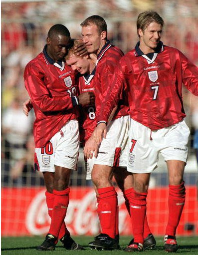 90sfootball's tweet photo. Andy Cole, Paul Scholes, Alan Shearer and David Beckham 🏴󠁧󠁢󠁥󠁮󠁧󠁿 https://t.co/aphBrpSfKK