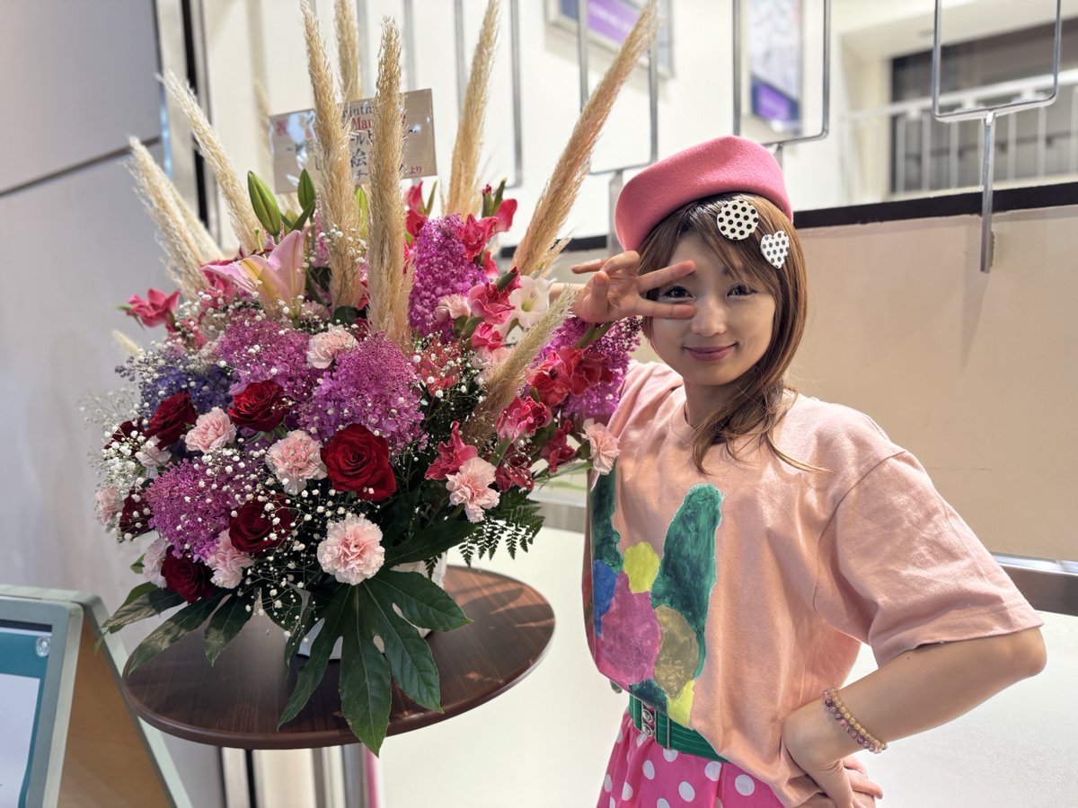 Nejibana_love's tweet photo. #2026年8月23日 : #横浜 _02
#記念写真📸🤗🌹🌼💖💐💞
#Hisae #minthall🌈✨🍀
#LastOneManLive🎤🎸🎹🥁🎻
#横浜ミントホール永遠に💓
#ヒサ絵 さん💐#ブラボー💘
~ #ミントホールありがとう ~
#横浜ミントホール🎼
#2026年 #午年🐎 https://t.co/uc67xQB7xt