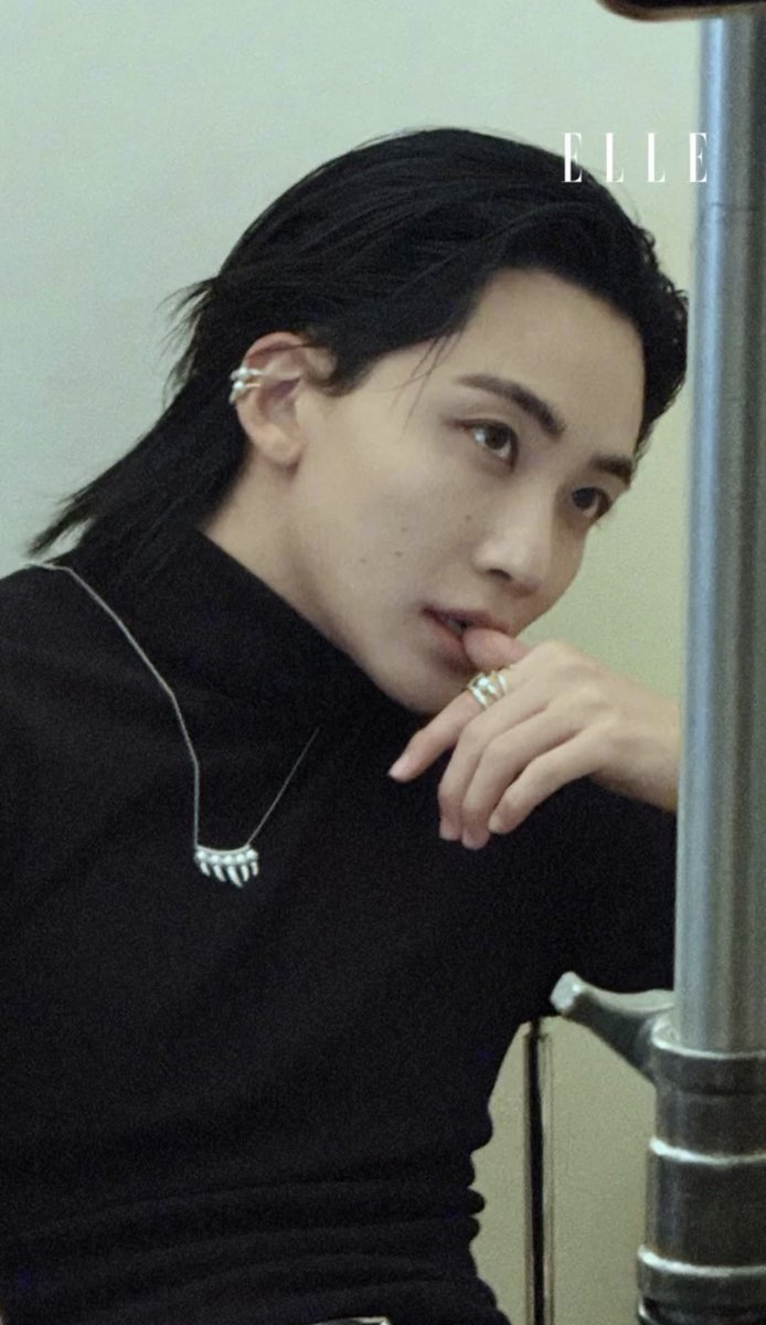 hanniethinker04's tweet photo. jeonghan 🖤 https://t.co/ZHNjLNQBOq