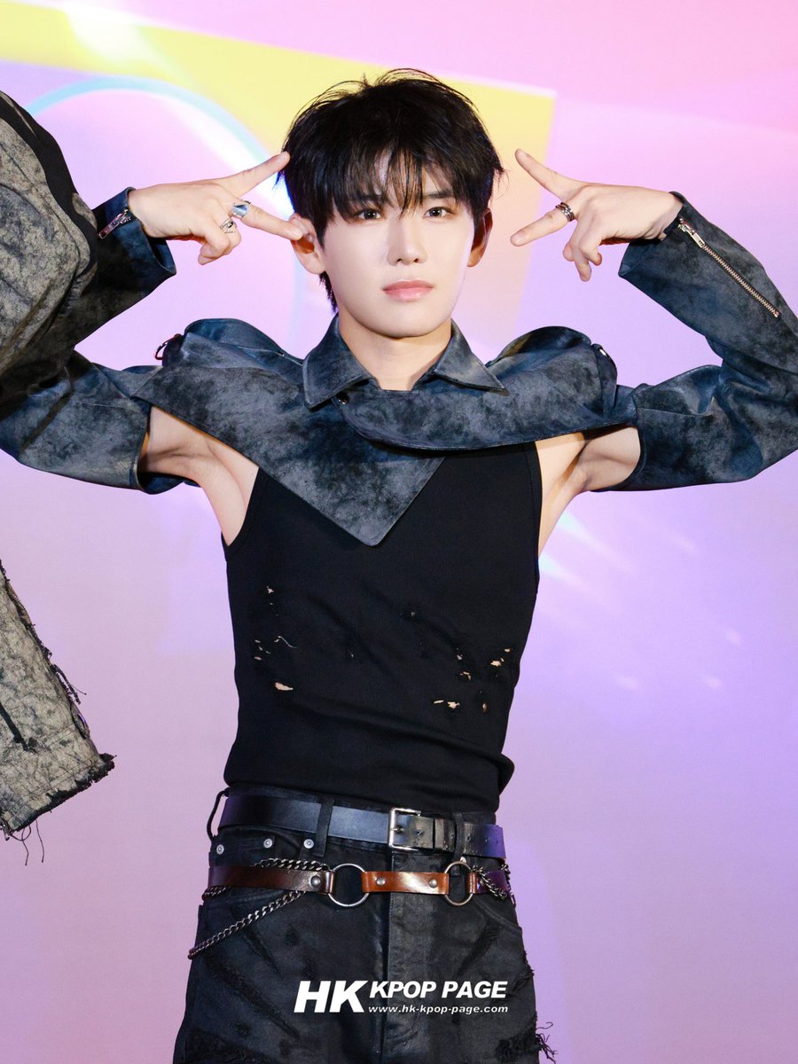 hk_kpop_page's tweet photo. https://t.co/n5KGuF5N7b