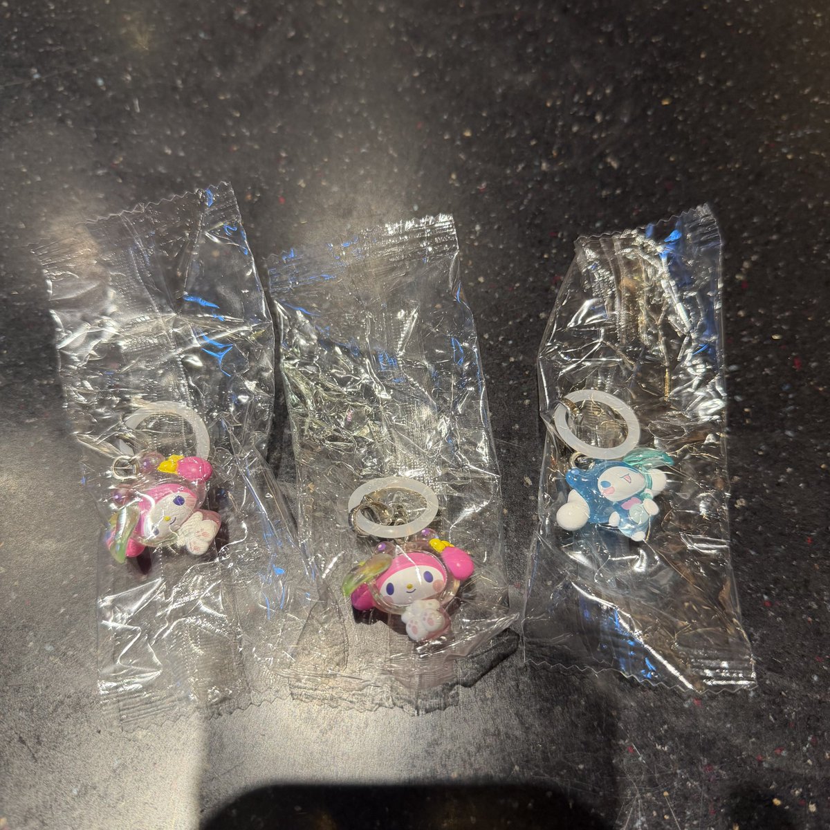 2525k96's tweet photo. サンリオ ケロケロパーティ めじるしアクセサリー
【譲】マイメロディ ×2 シナモロール

【求】定価買取 またはハローキティ 交換

本日梅田手渡しのみ

シナモロールはマイメロディと同時引取りでお願いいたします。 https://t.co/UEpSRIRZBI