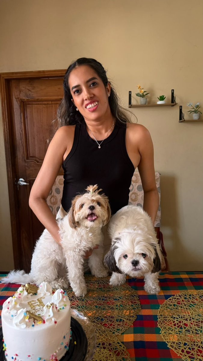 Silvi_Delgado91's tweet photo. Gracias Diosito por tantas bendiciones que me das
#mybday #blessed #family 💃🥳❤️✨️ https://t.co/hiVQ2nrpg3