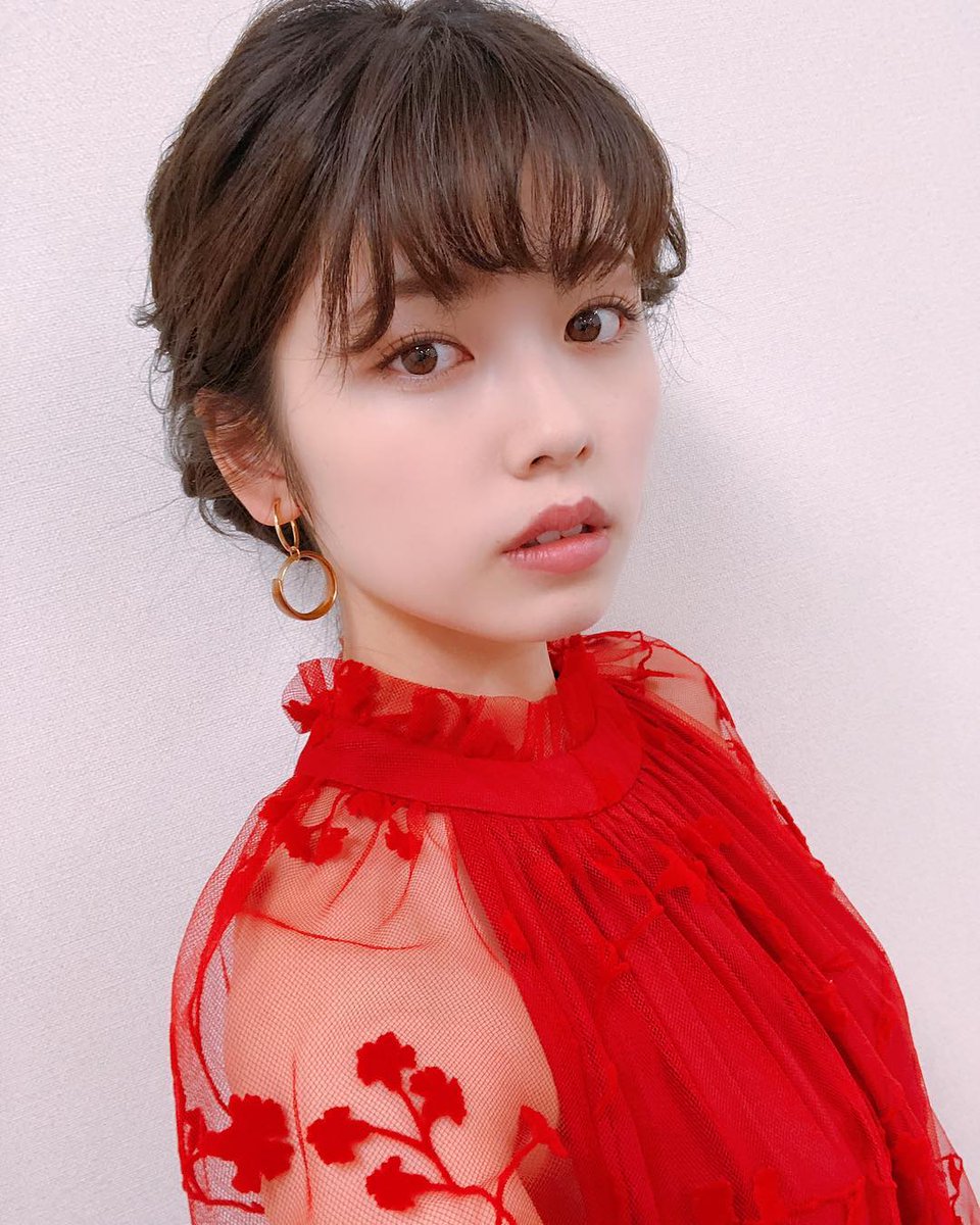 tomawo0571's tweet photo. 髪をまとめた小芝風花ちゃん、美人さんだな
#小芝風花 https://t.co/jbd4ePyK1W