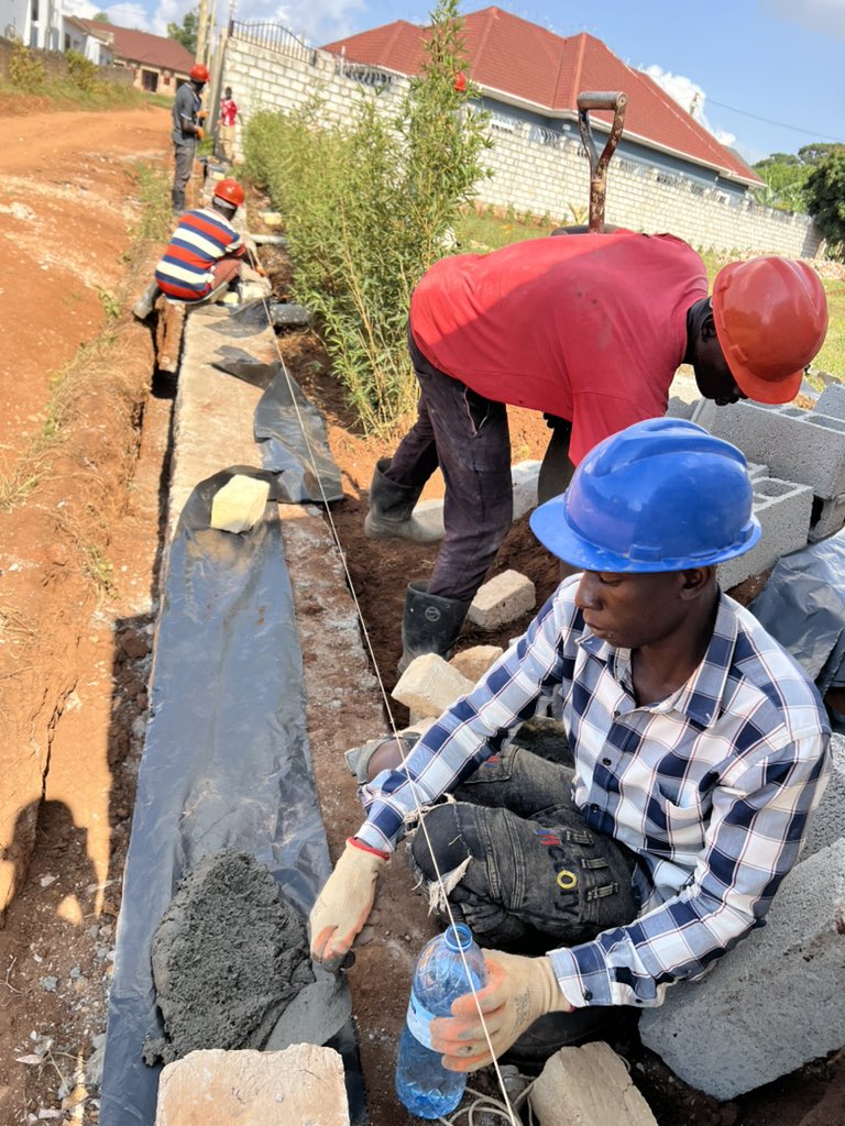 Thecapitalevang's tweet photo. #DicapitaleBuilds Project Highlights
DAY 235/ 365
📍NEW WALL FENCE
👉WALLING
Ready to build with us @peacofmindpack
📧 build@peaceofmindpackage.com
🌐 https://t.co/L3A0AMmpPM
Or Watsapp +256 748 977632
👉Focus. Precision. Delivery👈
#Peaceofmindpackage #DiasporaBuilder #TuoConstruction