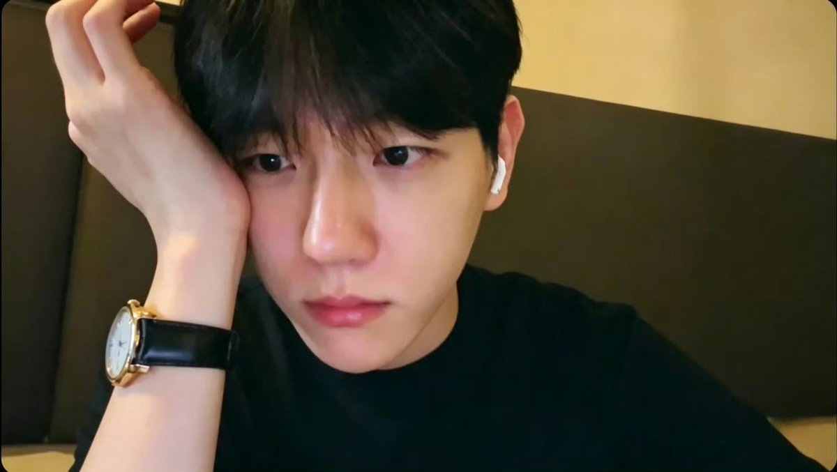 andkyoong's tweet photo. 백현이가 좋슴다 https://t.co/eWJcI2hm1G
