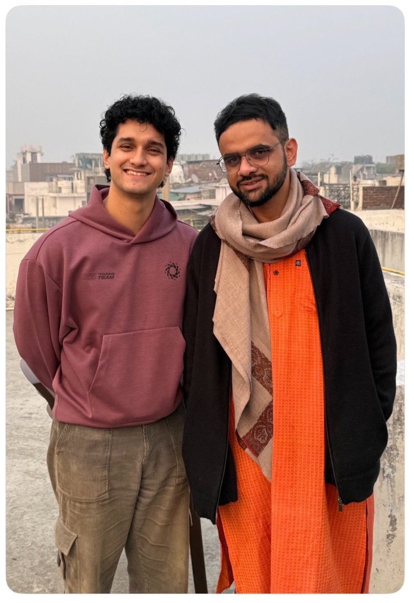 HPhobiaWatch's tweet photo. Haan isne sabun giraya tha, fir mai gira uske baad mujhe Tihar walo ne baahar phek diya😔 https://t.co/ZY4VLqQZQt