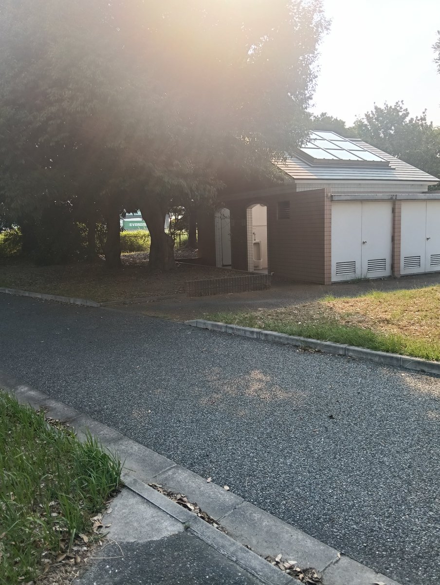 wheel_346358's tweet photo. 公園 https://t.co/Za5G5B7EqF