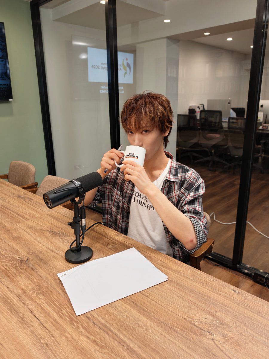 TEN_offcl's tweet photo. ☕️✌️🎙️

#TEN #kndFeaturing https://t.co/Mh0rLmyqjY