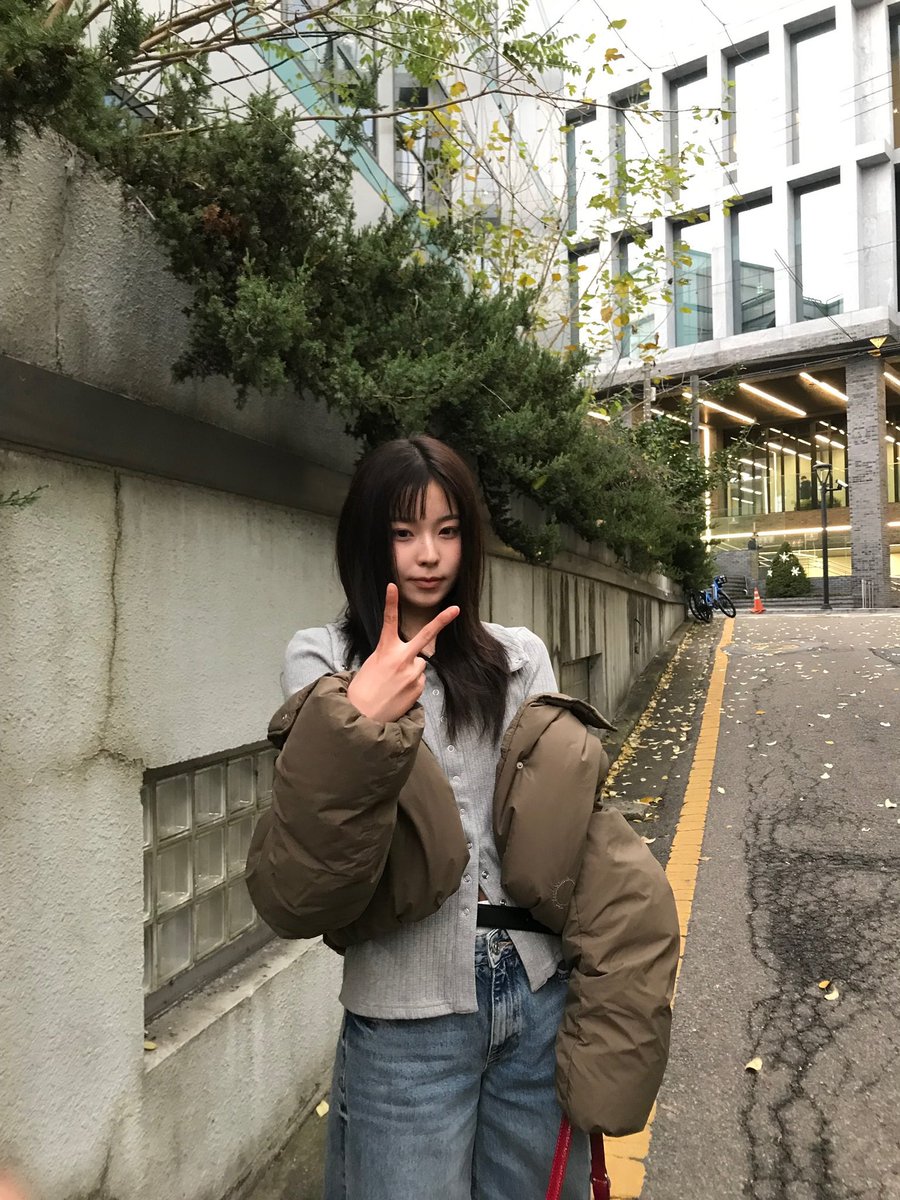 Cb9Qstft's tweet photo. 06/🚹/ギュジン/tokyo
イルコン参戦しました！
11月7日と12月12日参戦予定です！

新しく作りました！！
無言フォローOK！
どんどん話しかけて欲しいです！

♡or↺お迎えに行きます！ 

 #nswerと繋がりたい   #NMIXX https://t.co/6hYyV8Tduj https://t.co/wyVb0XvObc