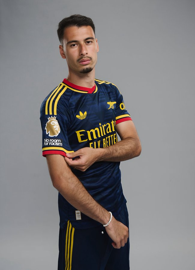 dyesbro's tweet photo. Al-Hilal est en négociations pour acquérir Gabriel Martinelli, offrant près de 50 M£. Le joueur de 25 ans, initialement réticent l'été dernier, est maintenant ouvert à un transfert en Arabie Saoudite. Arsenal a exprimé son désir de vendre Martinelli et l'en a informé. https://t.co/sGdCZfkMWU
