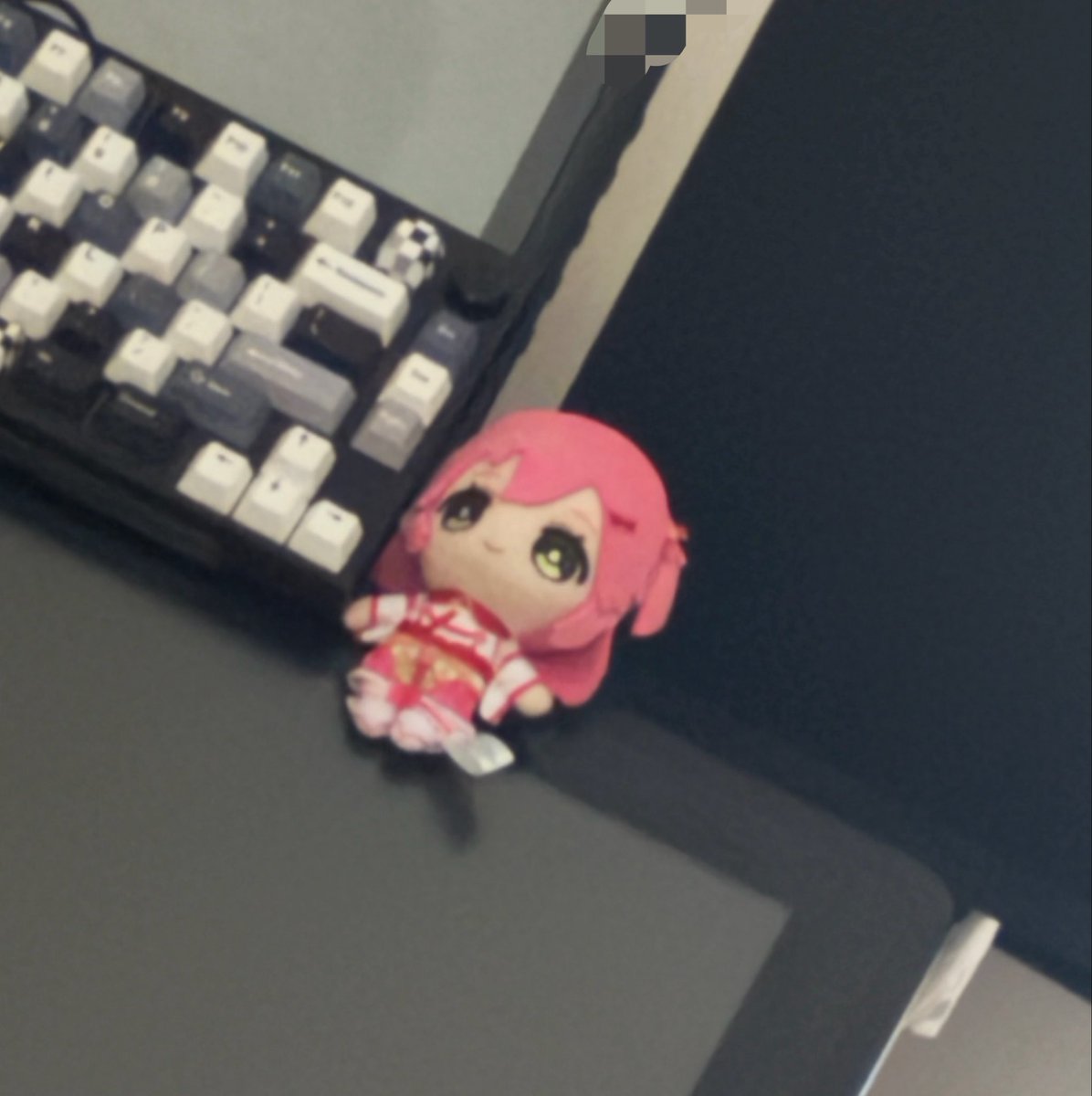 ghost_141_V's tweet photo. 진짜 어떻게 고정된거지…그냥 얹었는데 고정됐어 https://t.co/zRi6ph8aix