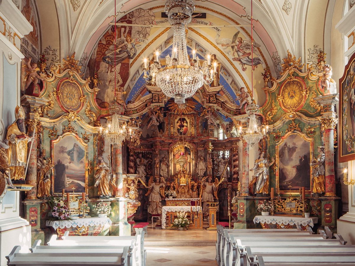 Marek_Pek's tweet photo. Dziś święto św. Bartłomieja Apostoła - z tej okazji Kościół pod jego wezwaniem w Niedzicy - perła sztuki sakralnej na polskim Spiszu.🇵🇱                                         https://t.co/w6gKlvaYnJ https://t.co/BY5G26Yxyh