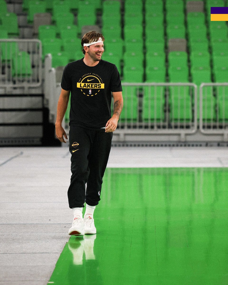 demas6Basket's tweet photo. Se le ve muy bien a Luka Doncic. Llega al fin su año MVP?

(via @Lakers) https://t.co/ZJrwM5Sj0s