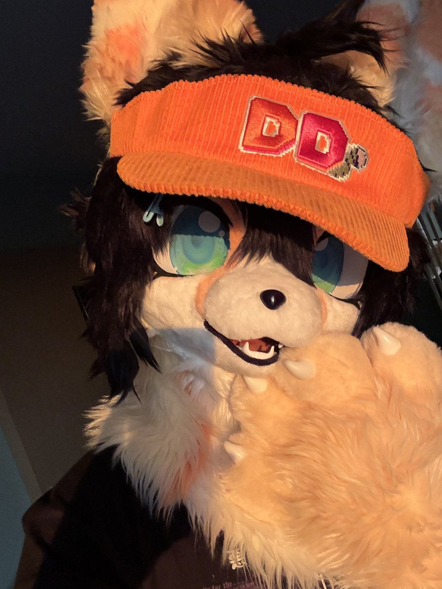 NastyCalamari's tweet photo. It’s official, Mari works at a Dunkin Donuts https://t.co/gu5BTJK0sr