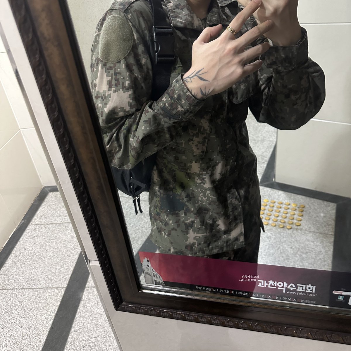 yxxbhxx02's tweet photo. 내가 이 나이에 너 만나면.. https://t.co/4L0hBVijDa