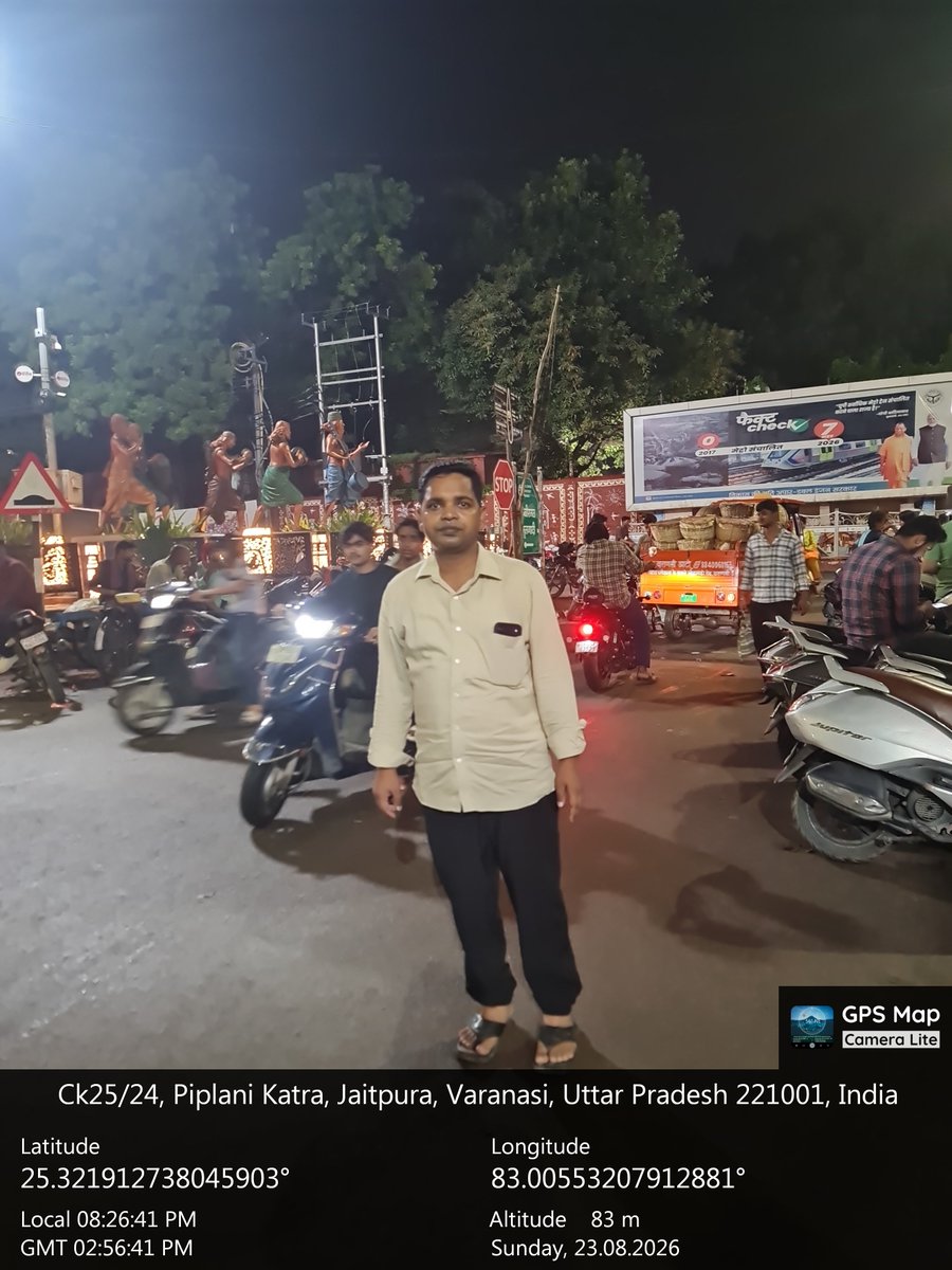 JitendraMe37702's tweet photo. एक वीडियो में बारिश के बाद सड़क पर पानी दिखाकर पूरे वाराणसी की व्यवस्था को “पानी-पानी” बताना तथ्यात्मक निष्कर्ष नहीं हो सकता...
किसी भी समस्या का आकलन करने के लिए यह देखना जरूरी है कि जलभराव कितनी देर रहा, पानी कितनी तेजी से निकला और उसके बाद क्या सुधार किए गए। यहाँ उपलब्ध जानकारी साफ बताती है कि पानी करीब 10 मिनट में निकल चुका था