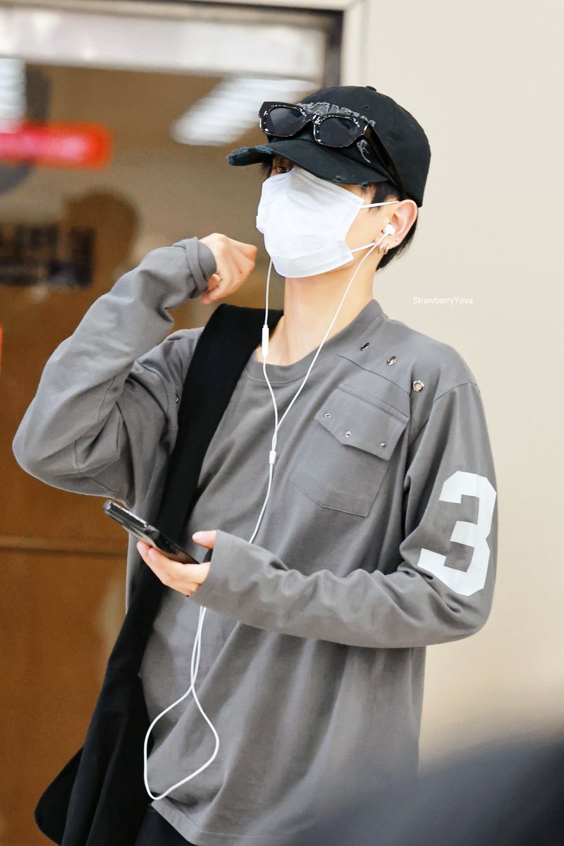 StrawberryYeva's tweet photo. 3️⃣

260824 HND GMP

#BOYNEXTDOOR 
#MYUNGJAEHYUN #명재현 https://t.co/SSf8aQ3GhB