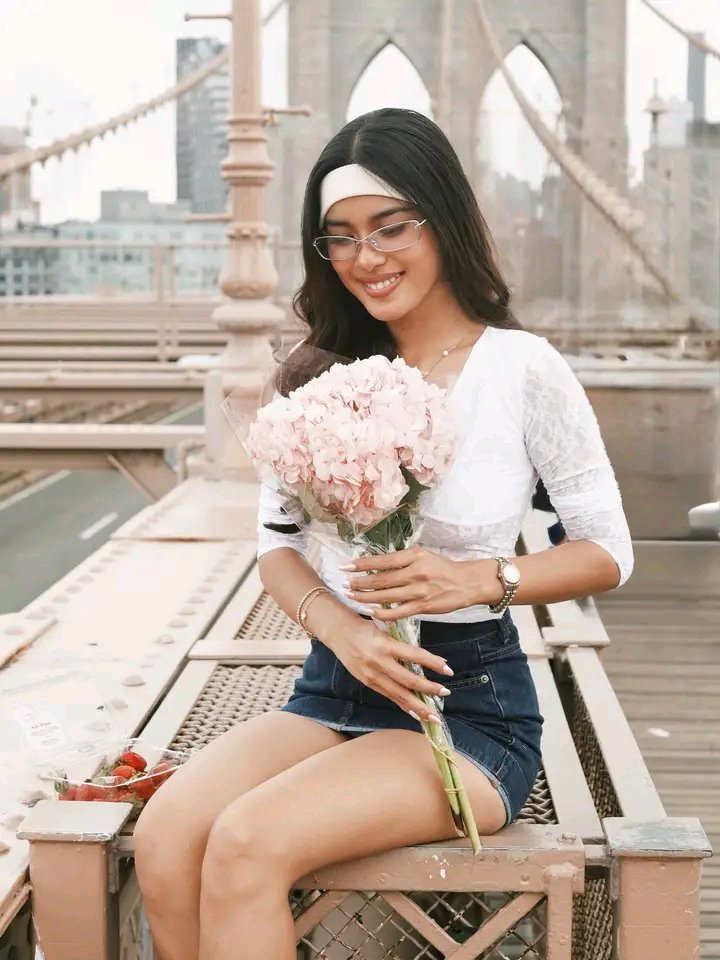 AbesShir21463's tweet photo. Sobrang ganda mo talaga shuvs hindi  nakakasawa ❤️ I love you my idol So happy for you so proud of you 💕💕

Shuvee in NY Lately https://t.co/xBGsNF5KDR